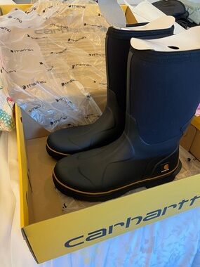 Carhartt mudrunner waterproof 10-inch rubber boot. NWT. Size 10.